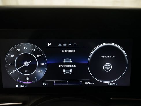 Certified 2024 Kia Carnival SX image 2