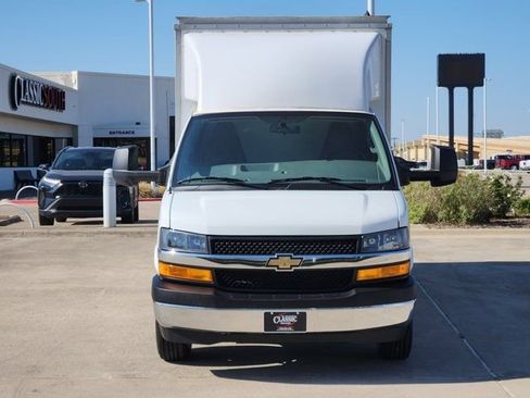 Used 2025 Chevrolet Express 3500 w/ Power Convenience Package image 11