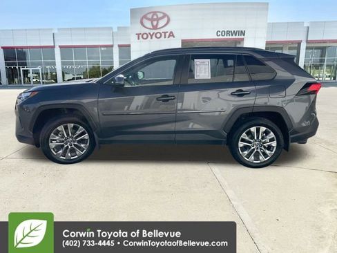 Used 2023 Toyota RAV4 XLE Premium image 5