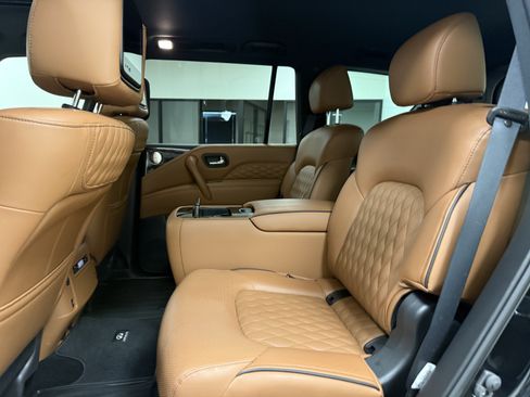 Used 2023 INFINITI QX80 Sensory w/ Cargo Package RWD image 15