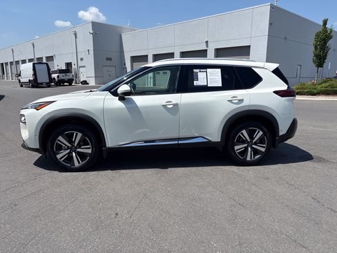 Used 2023 Nissan Rogue SL w/ SL Premium Package AWD/4WD image 6