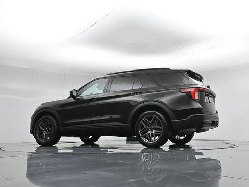 Used 2025 Ford Explorer ST-Line w/ ST-Line Street Pack image 53