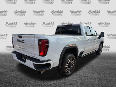Used 2024 GMC Sierra 3500 Denali Ultimate AWD/4WD image 10