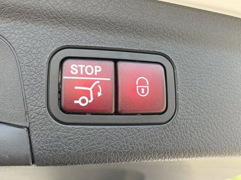 Used 2025 Mercedes-Benz GLE 350 4MATIC image 7