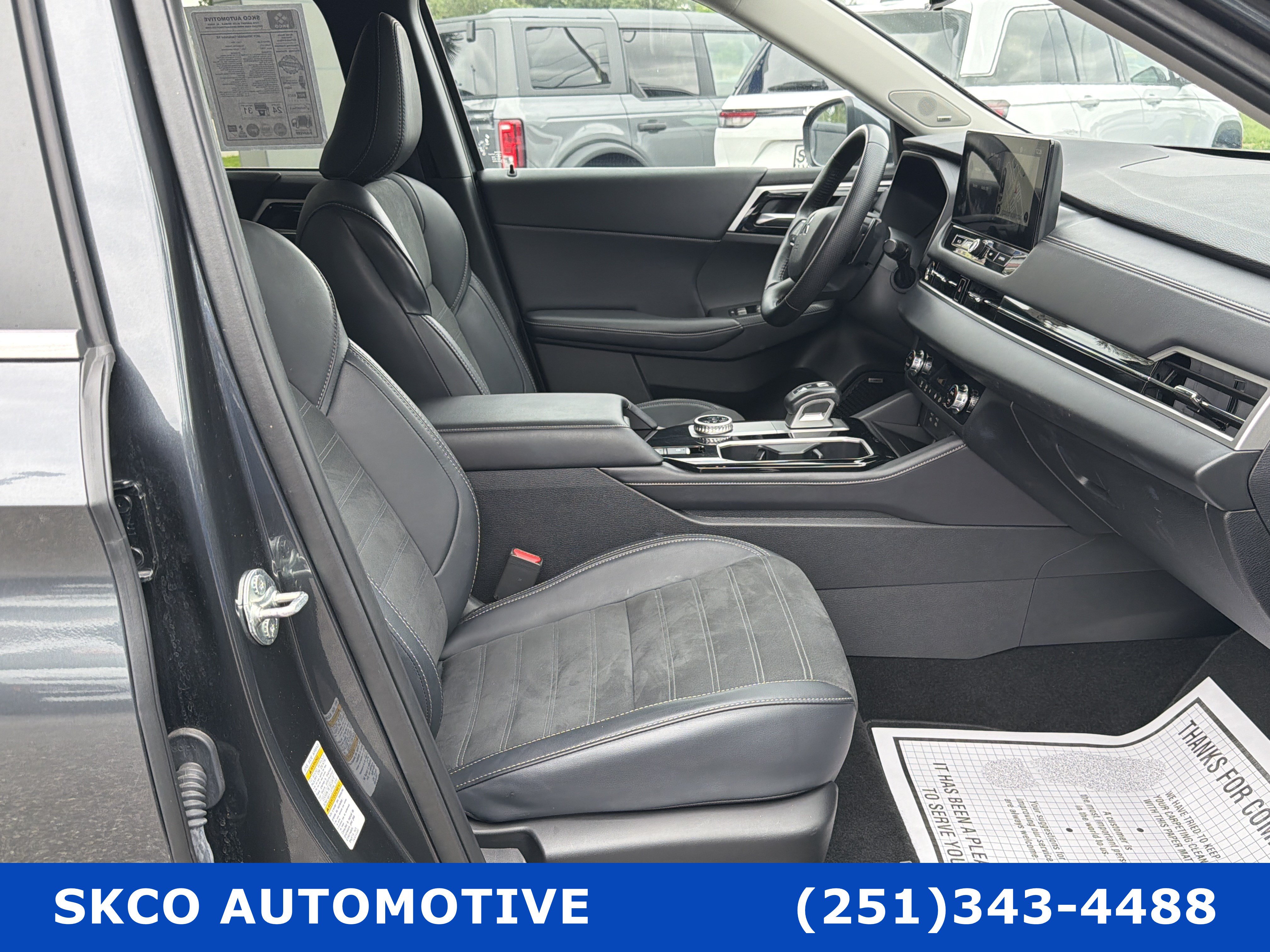 Used 2025 Mitsubishi Outlander SE FWD image 13