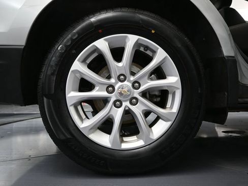 Used 2021 Chevrolet Equinox LS w/ LS Convenience Package image 14