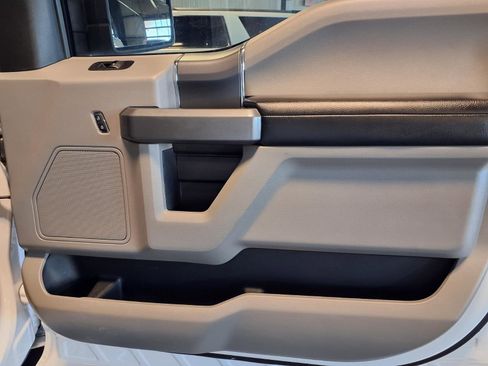 Used 2018 Ford F150 XLT w/ Equipment Group 302A Luxury image 12