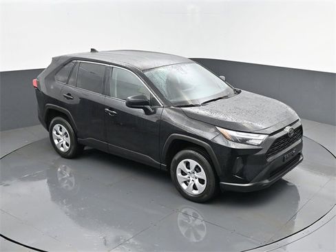 Used 2024 Toyota RAV4 LE image 18