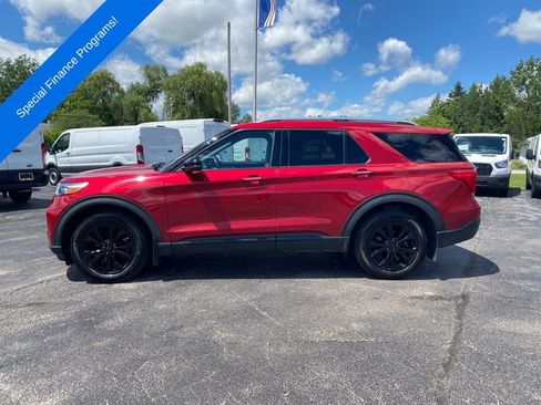 Used 2022 Ford Explorer Limited w/ Class IV Trailer Tow Package AWD/4WD image 3