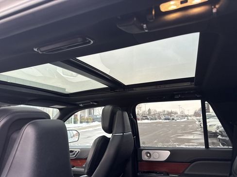 Used 2023 Lincoln Navigator Reserve image 9