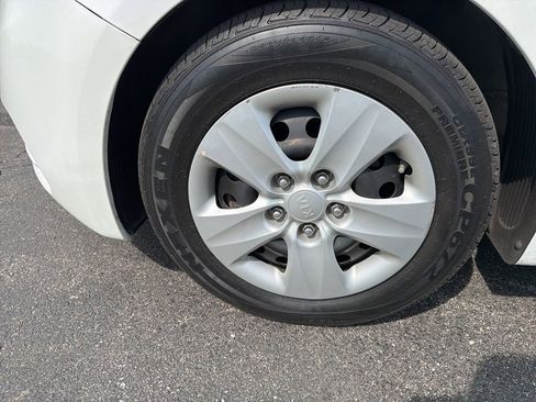 Used 2016 Kia Forte LX FWD image 7