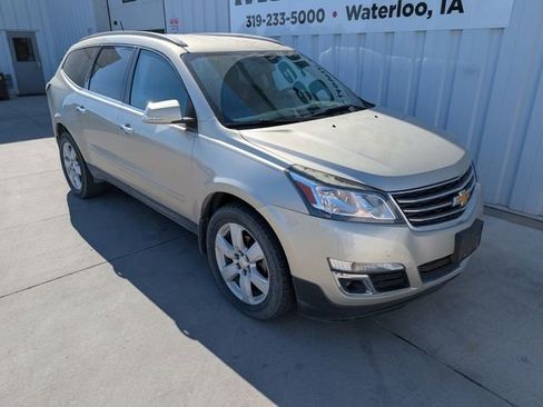 Used 2016 Chevrolet Traverse LT w/ Style and Technology Package FWD image 7