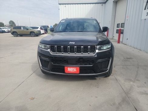 New 2026 Jeep Grand Cherokee Limited AWD/4WD image 7