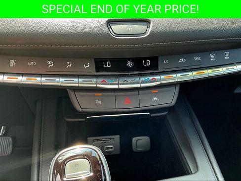 Used 2023 Cadillac XT4 Premium Luxury image 15