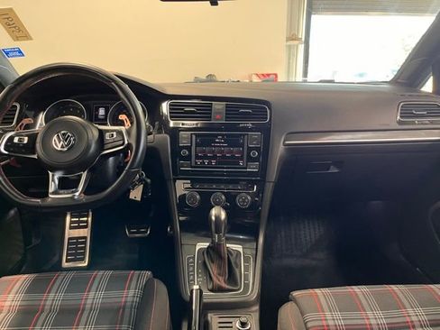 Used 2019 Volkswagen GTI SE image 20