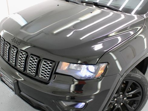 Used 2019 Jeep Grand Cherokee Altitude AWD/4WD image 17