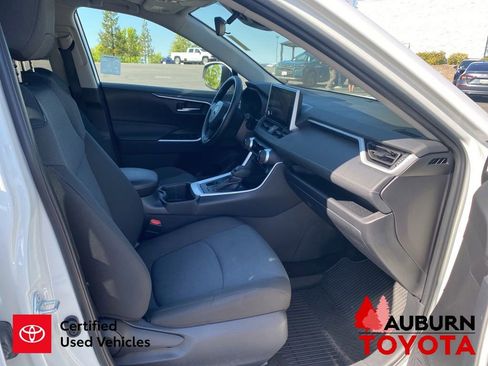 Certified 2025 Toyota RAV4 XLE w/ Convenience Package AWD/4WD image 16