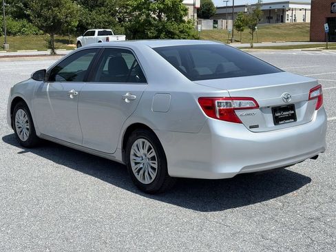 Used 2014 Toyota Camry LE FWD image 6