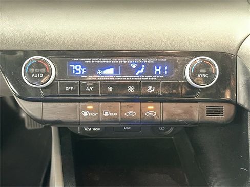 Used 2021 Hyundai Elantra SEL image 13