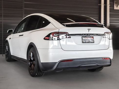 Used 2022 Tesla Model X AWD/4WD image 2