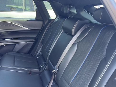 Used 2024 Cadillac Lyriq Luxury AWD/4WD image 15