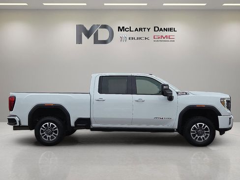 Used 2022 GMC Sierra 2500 AT4 w/ AT4 Preferred Package AWD/4WD image 6