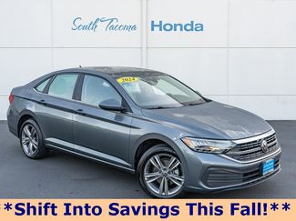 Used 2024 Volkswagen Jetta SE image 1