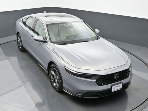 Used 2025 Honda Accord EX-L image 19