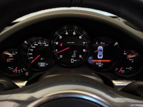 Used 2014 Porsche 911 Carrera 4S image 10