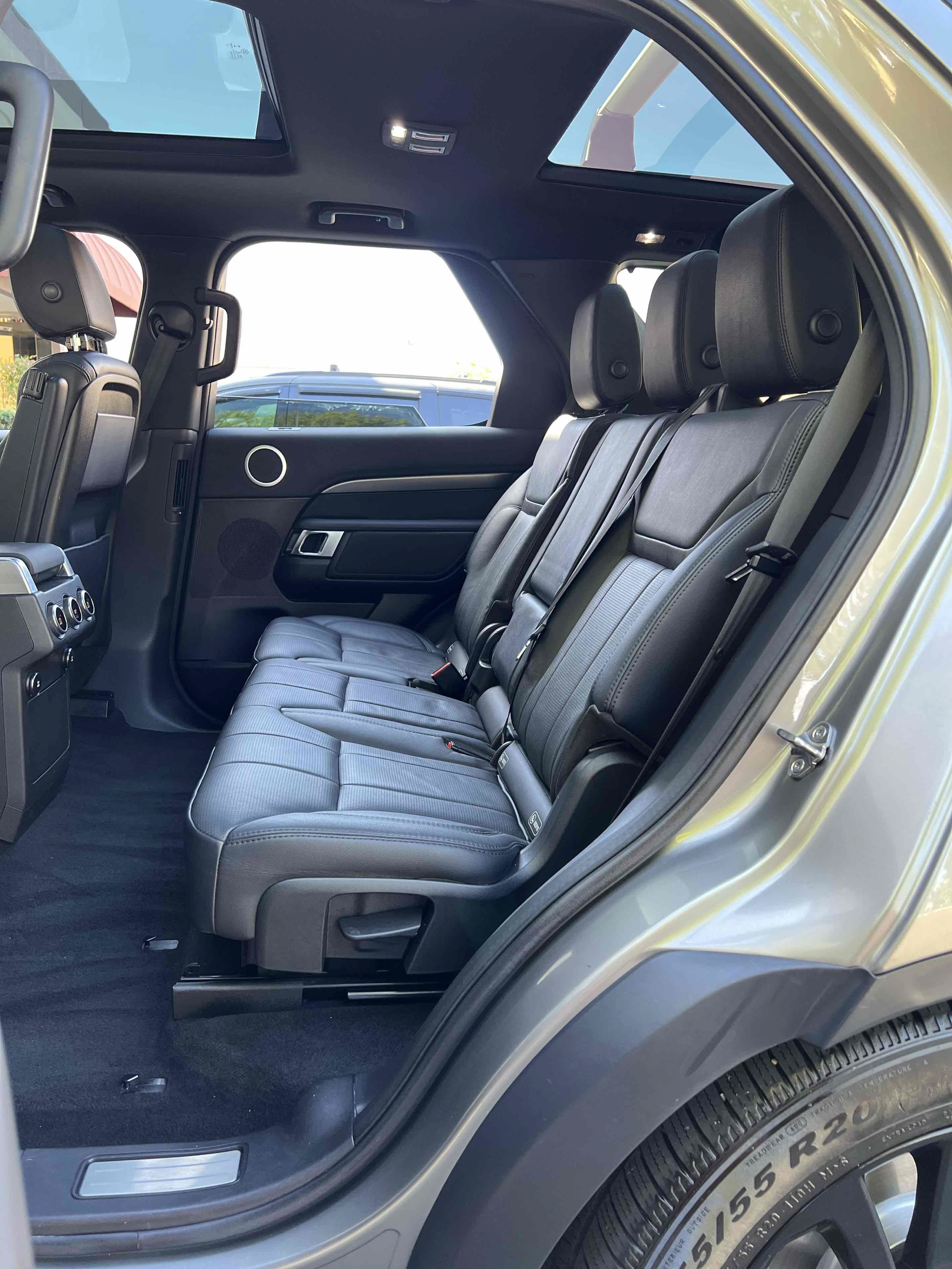 Used 2018 Land Rover Discovery HSE AWD/4WD image 37
