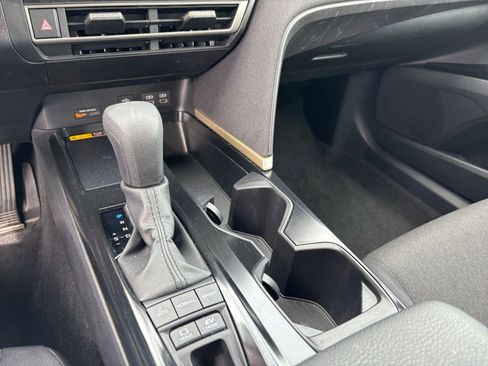 Used 2025 Toyota Camry LE FWD image 41