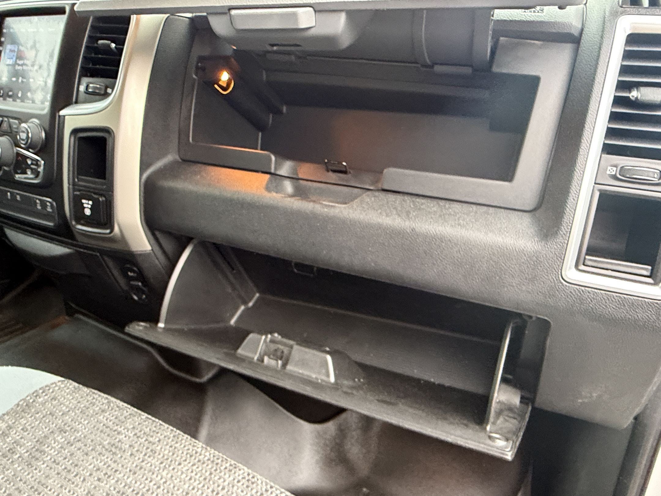 Used 2019 RAM 1500 Big Horn AWD/4WD image 30