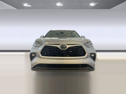 Used 2020 Toyota Highlander XLE image 6