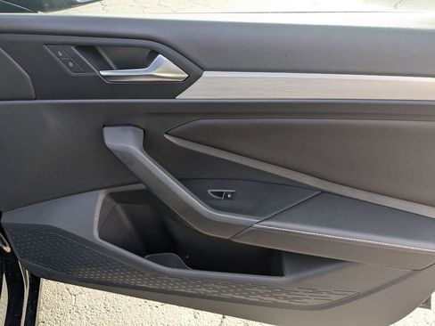 Used 2025 Volkswagen Jetta Sport image 31