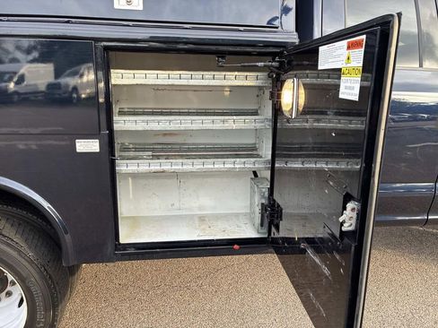 Used 2022 Ford F450 XLT w/ XLT Value Package image 11