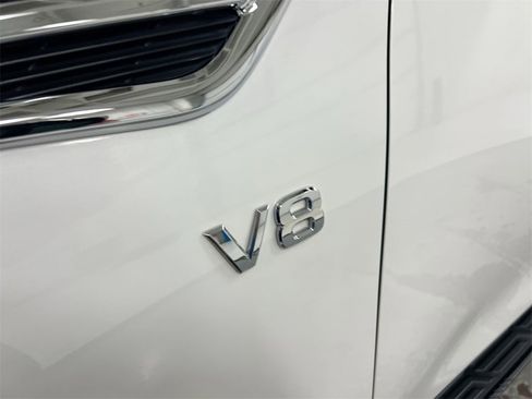 Used 2021 Nissan Armada SL w/ Captain's Chairs Package image 26