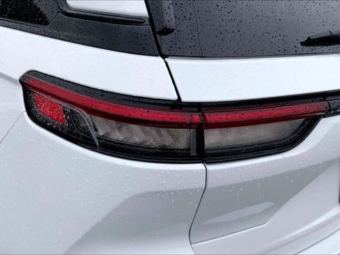 Used 2023 Jeep Grand Cherokee Limited w/ Black Appearance Package RWD image 25