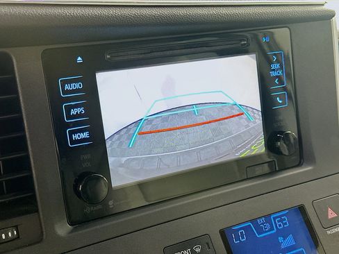 Used 2015 Toyota Sienna XLE w/ XLE Navigation Package image 21