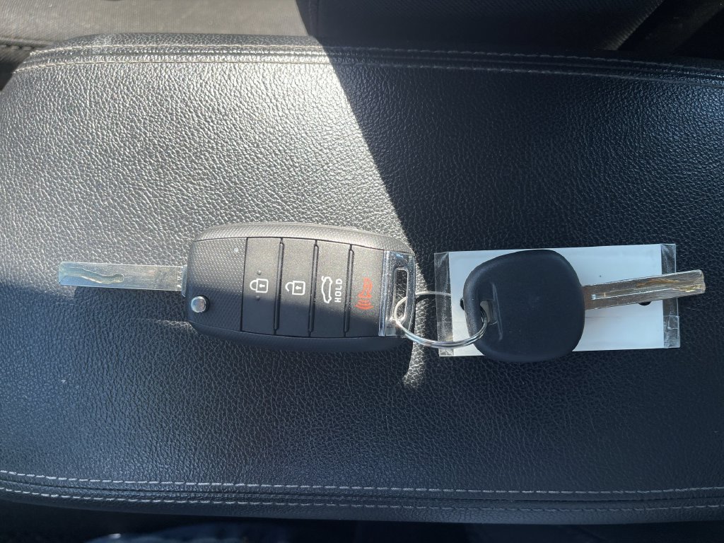 Used 2020 Kia Optima LX FWD image 37