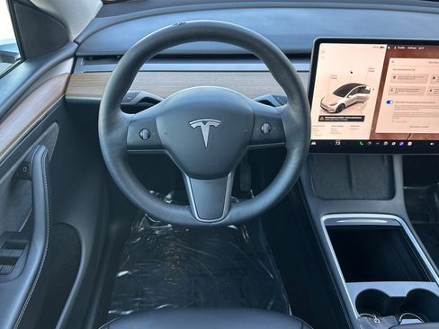 Used 2023 Tesla Model Y Long Range AWD/4WD image 16