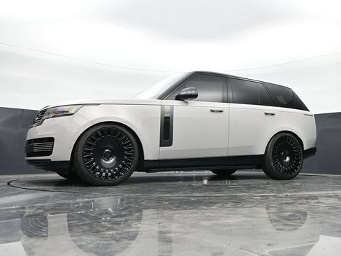 Used 2025 Land Rover Range Rover SV AWD/4WD image 41