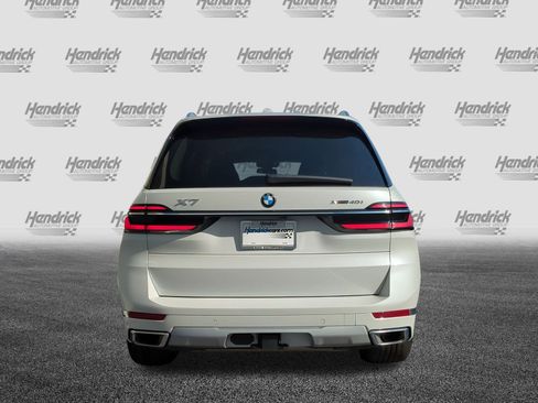 Used 2024 BMW X7 xDrive40i image 9