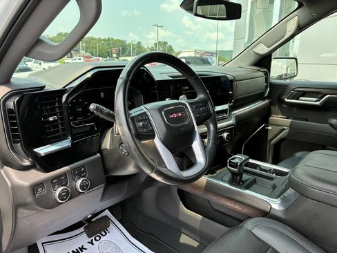 Used 2023 GMC Sierra 1500 SLT w/ SLT Convenience Package AWD/4WD image 10