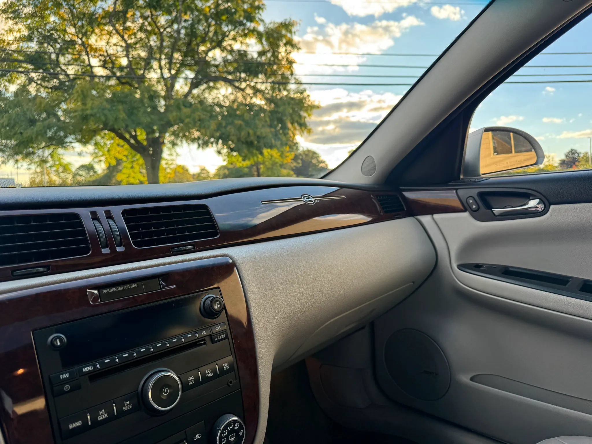 Used 2011 Chevrolet Impala LT w/ Luxury Edition Package FWD image 19