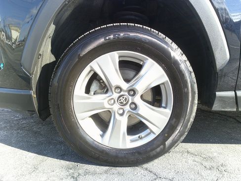 Used 2024 Toyota RAV4 XLE image 12