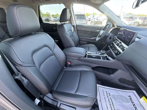 New 2026 Nissan Pathfinder SL w/ SL Premium Package AWD/4WD image 18