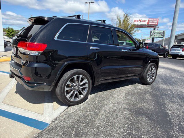 Used 2017 Jeep Grand Cherokee Overland w/ Jeep Active Safety Group RWD image 7