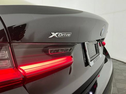 Certified 2025 BMW 330i xDrive Sedan w/ Premium Package AWD/4WD image 32