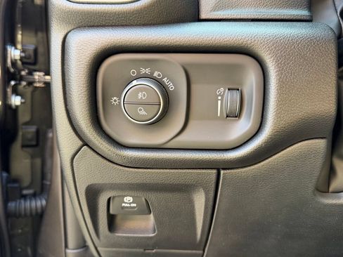 New 2026 RAM 1500 Express AWD/4WD image 24