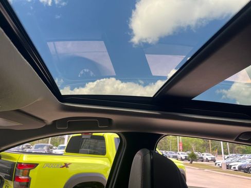 New 2026 Nissan Kicks SR FWD image 18
